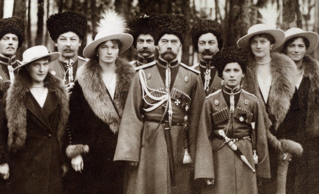 Nicholas_II_and_children_with_Cossacks_of_the_Guard_cropped